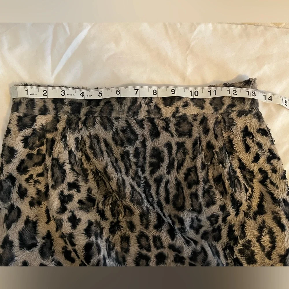 Fendi Neiman Marcus Gray and Black Leopard-Print Faux Fur Pencil Skirt - Picture 5 of 9